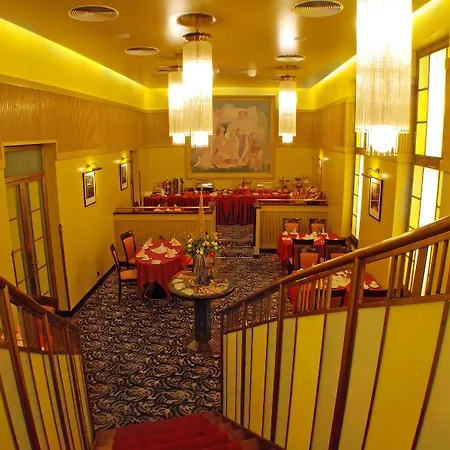 埃斯布里特皇家酒店 4*