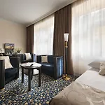 Ea Royal Esprit Hotel
