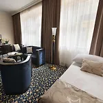 Ea Royal Esprit Hotel 4*