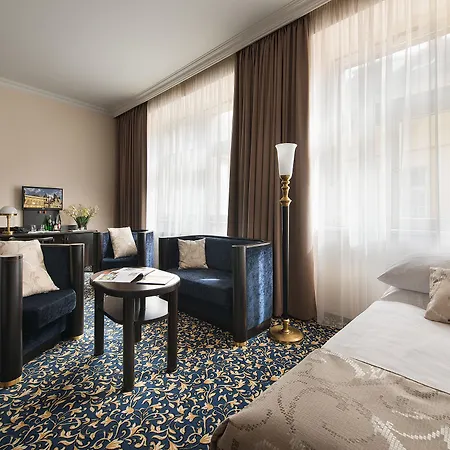 Ea Royal Esprit Hotel