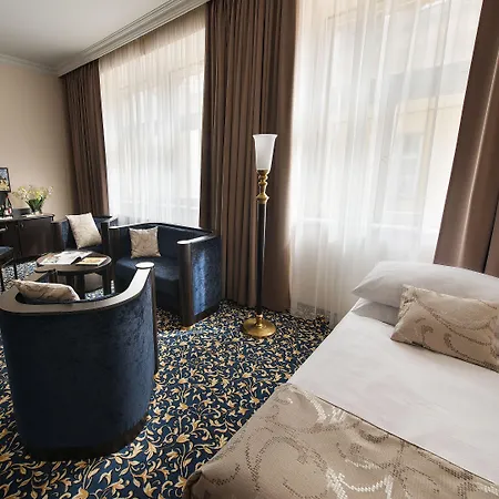 Ea Royal Esprit Hotel 4*