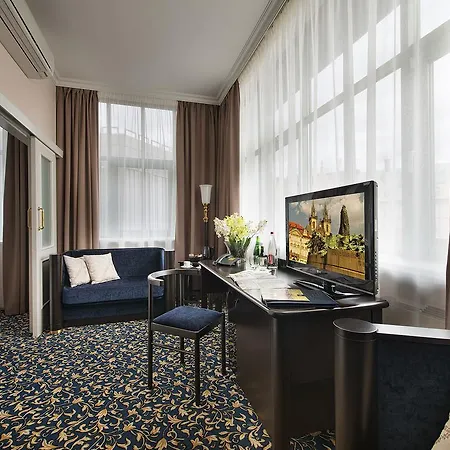 Ea Royal Esprit Otel Prag