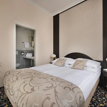 Ea Royal Esprit Otel