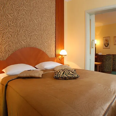 Hotel Ea Royal Esprit 4*