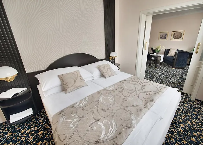 Ea Royal Esprit Hotell