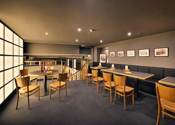 Ea Royal Esprit Hotell