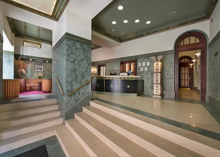 Ea Royal Esprit Hotel 4*
