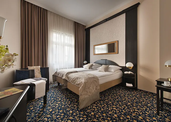 Ea Royal Esprit Hotell