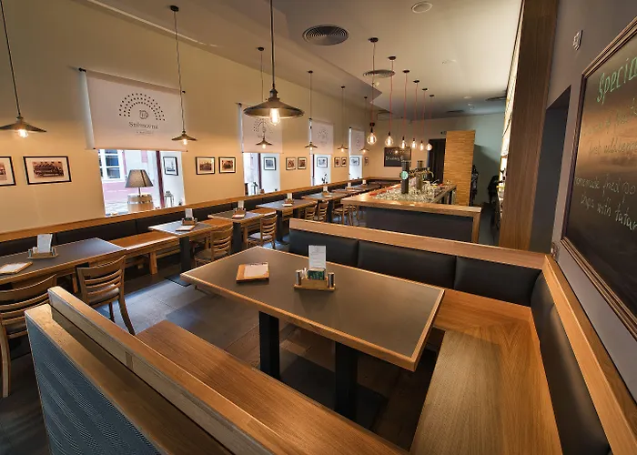 Ea Royal Esprit Hotell 4*