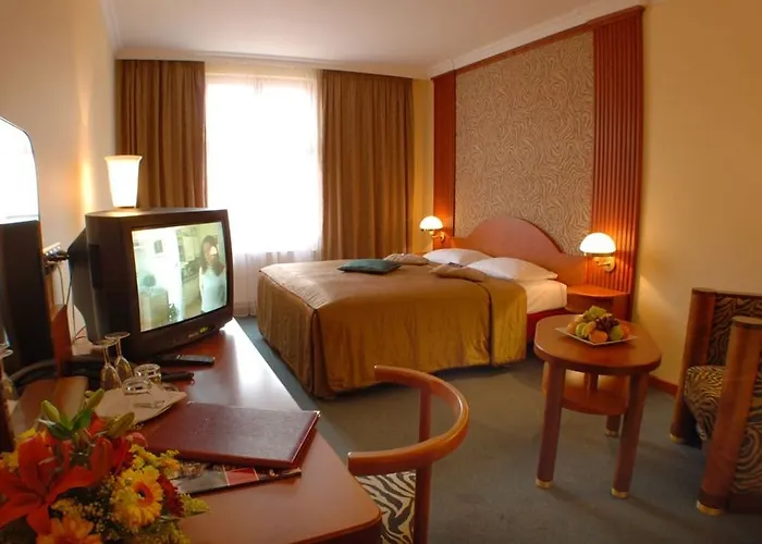 Ea Royal Esprit Hotell 4*