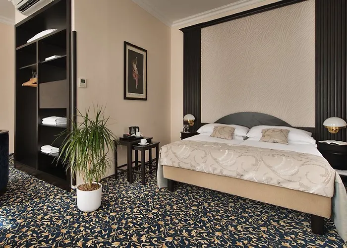 Hotell Ea Royal Esprit