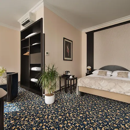 Ea Royal Esprit 4* Praga