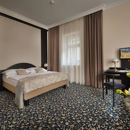 Отель Ea Royal Esprit