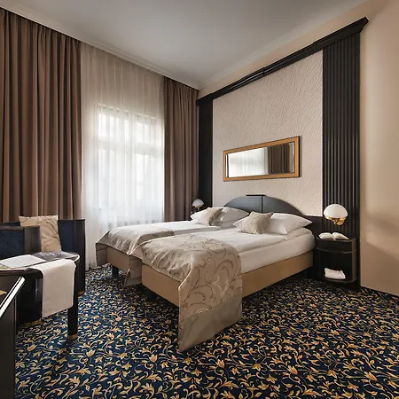 Ea Royal Esprit Hotel